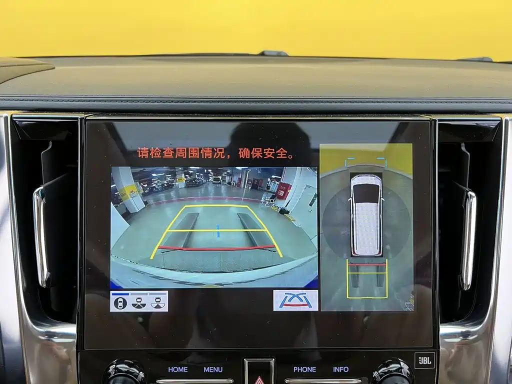 Toyota Alphard — миниатюра 45