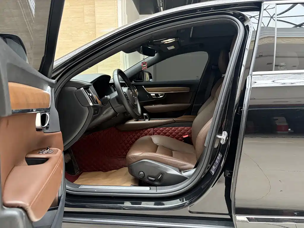 Volvo S90 — миниатюра 5