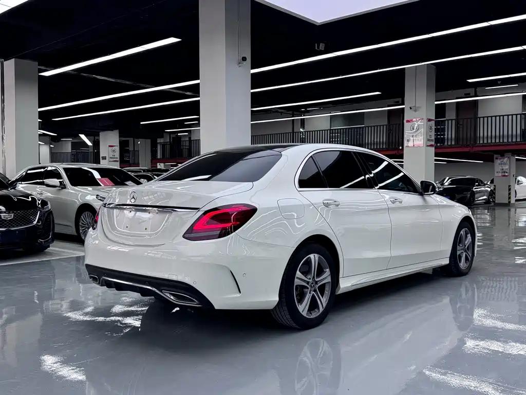Mercedes-Benz C-Class — миниатюра 16