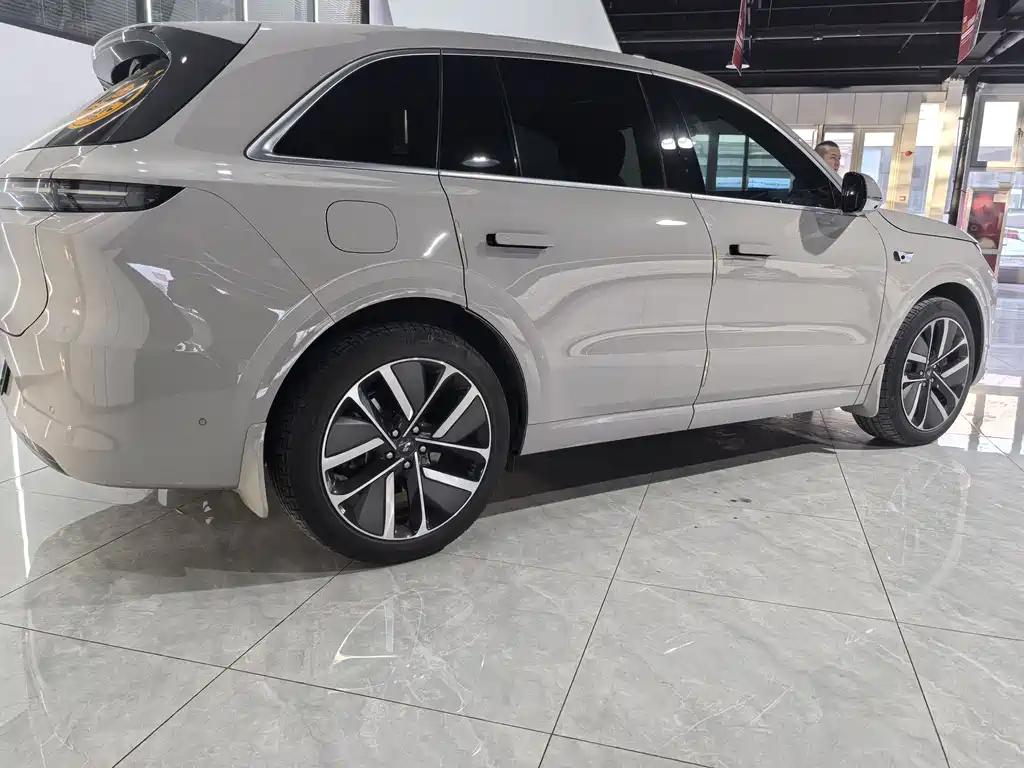 Li Auto IDEAL L6