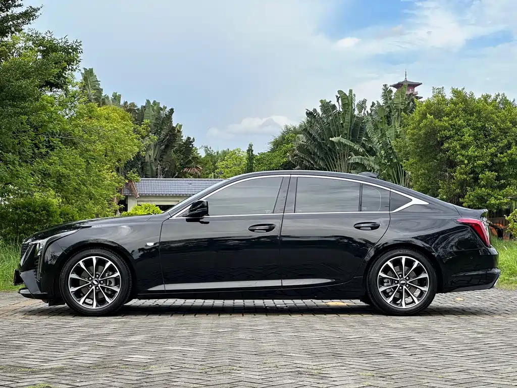 Cadillac CT5 — миниатюра 17