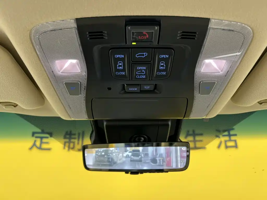 Toyota Alphard — миниатюра 41