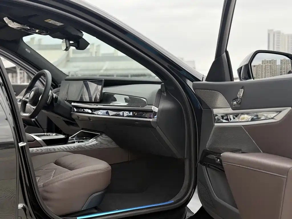 BMW 7 Series 7 2023 740Li Premium Luxury