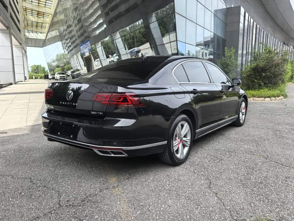 Volkswagen Magotan 1.4 л 2025 г. Чёрный, пробег 28000 км
