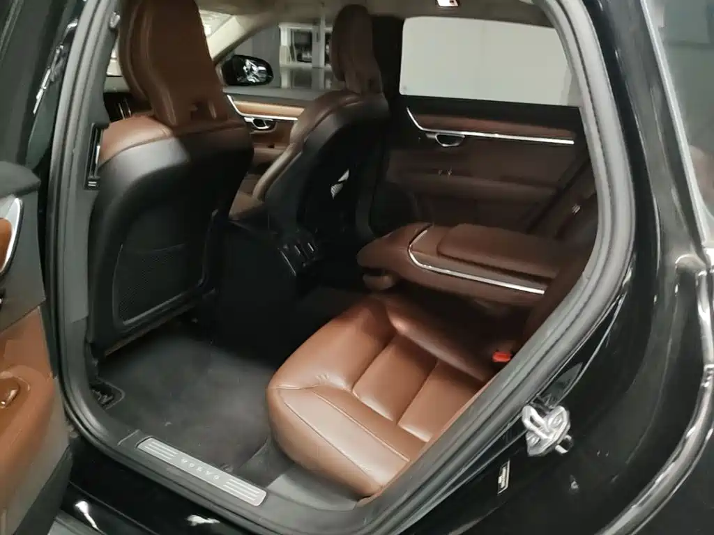 Volvo S90 — миниатюра 17