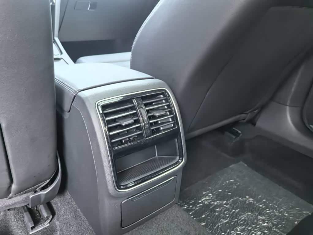 Volkswagen Magotan 1.4 л 2025 г. Чёрный, пробег 28000 км