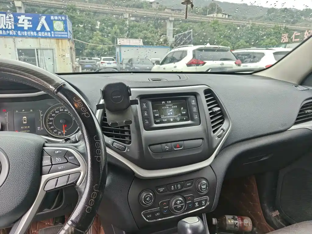 Jeep Cherokee — миниатюра 13