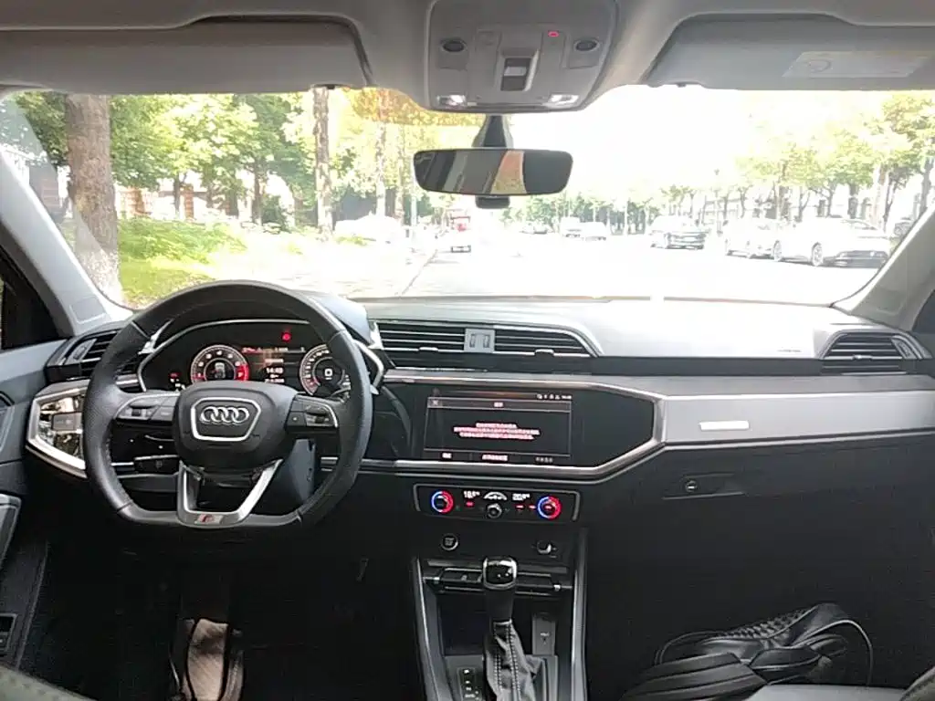 Audi Q3 Sportback — миниатюра 10