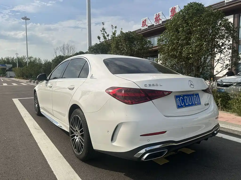 Mercedes-Benz C-Class — миниатюра 9