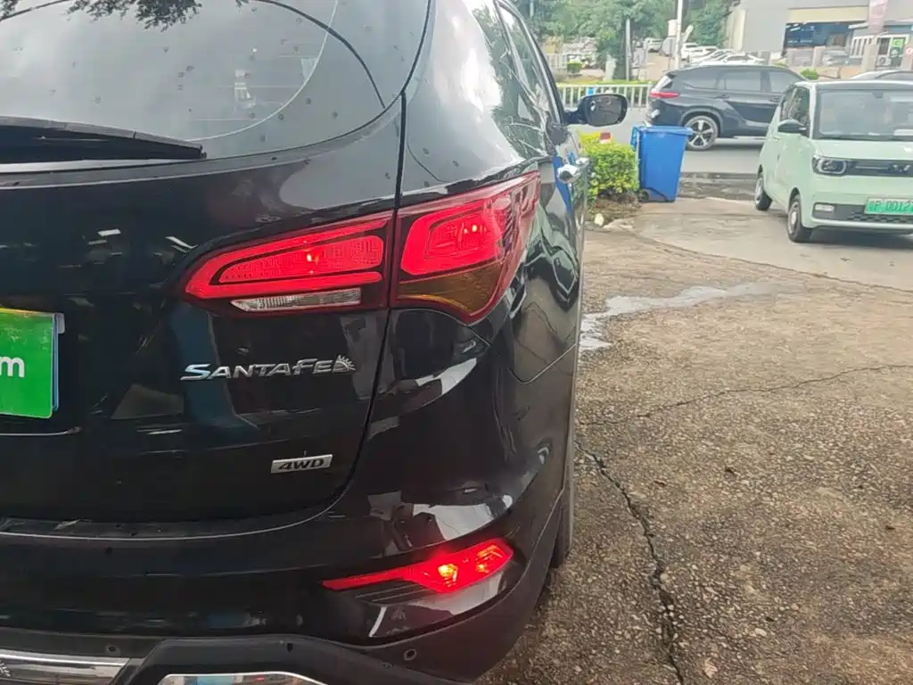 Hyundai Santa Fe — миниатюра 8
