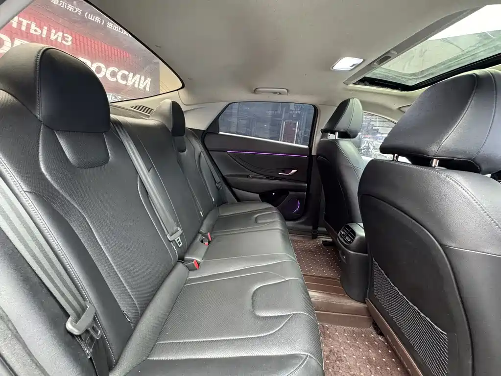 Hyundai Elantra — миниатюра 17