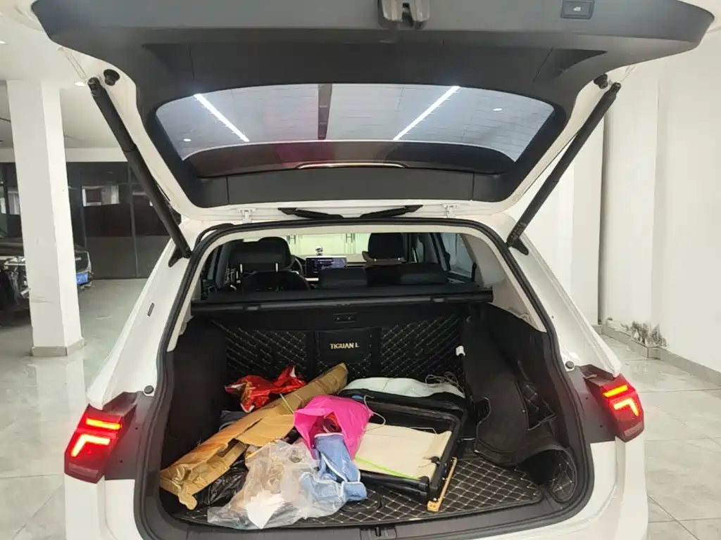 Volkswagen Tiguan L PHEV — миниатюра 19