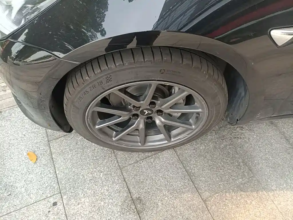Tesla Model 3 — миниатюра 23