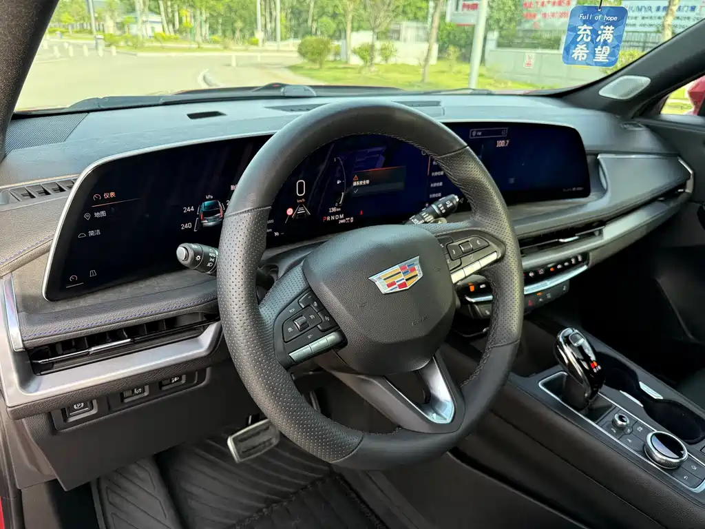 Cadillac XT4 — миниатюра 9