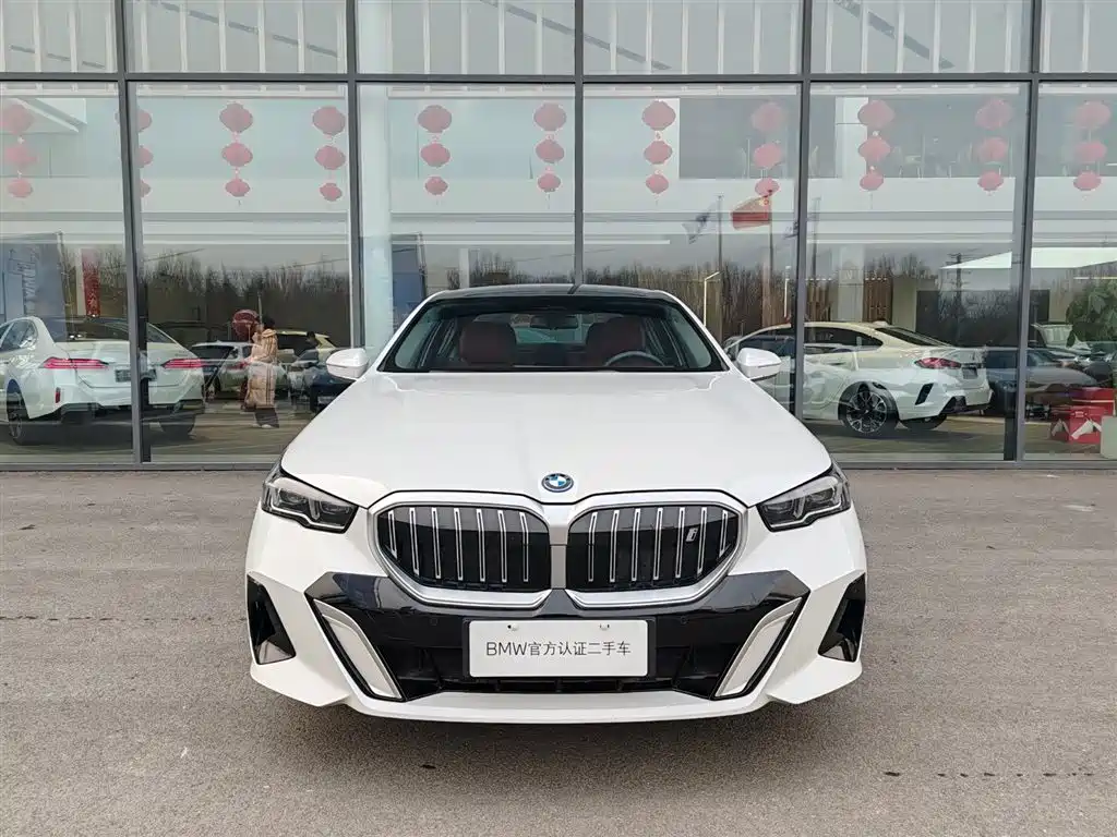 BMW I5