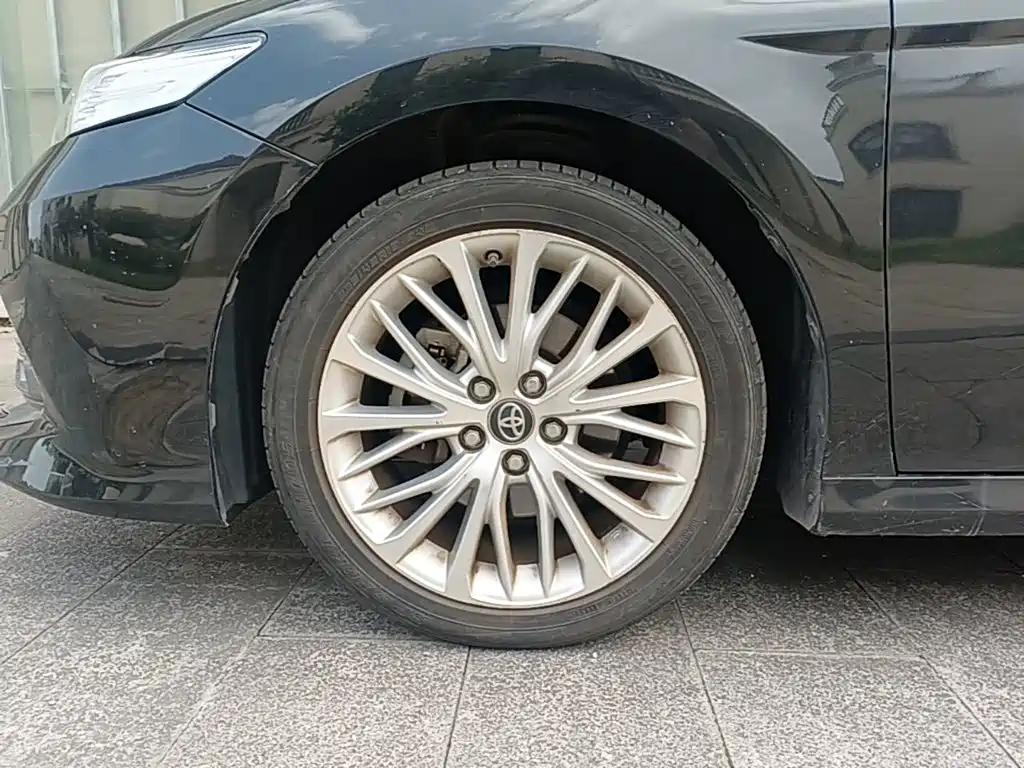 Toyota Camry — миниатюра 23
