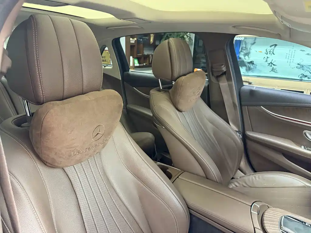 Mercedes-Benz E-Class — миниатюра 16