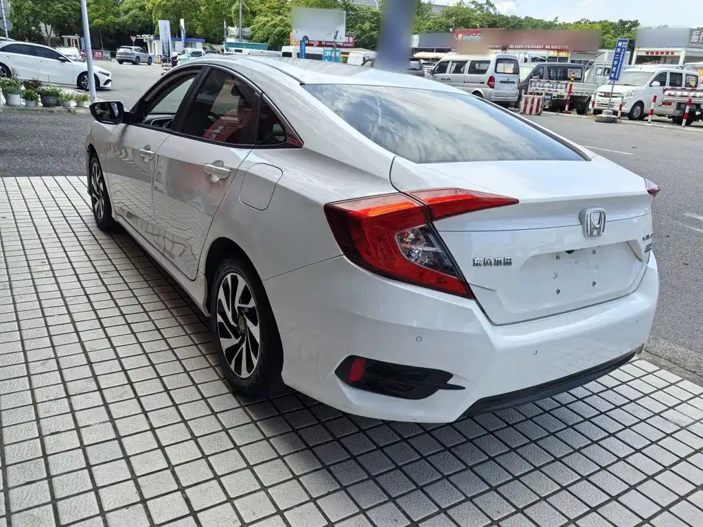 Honda Civic — миниатюра 5