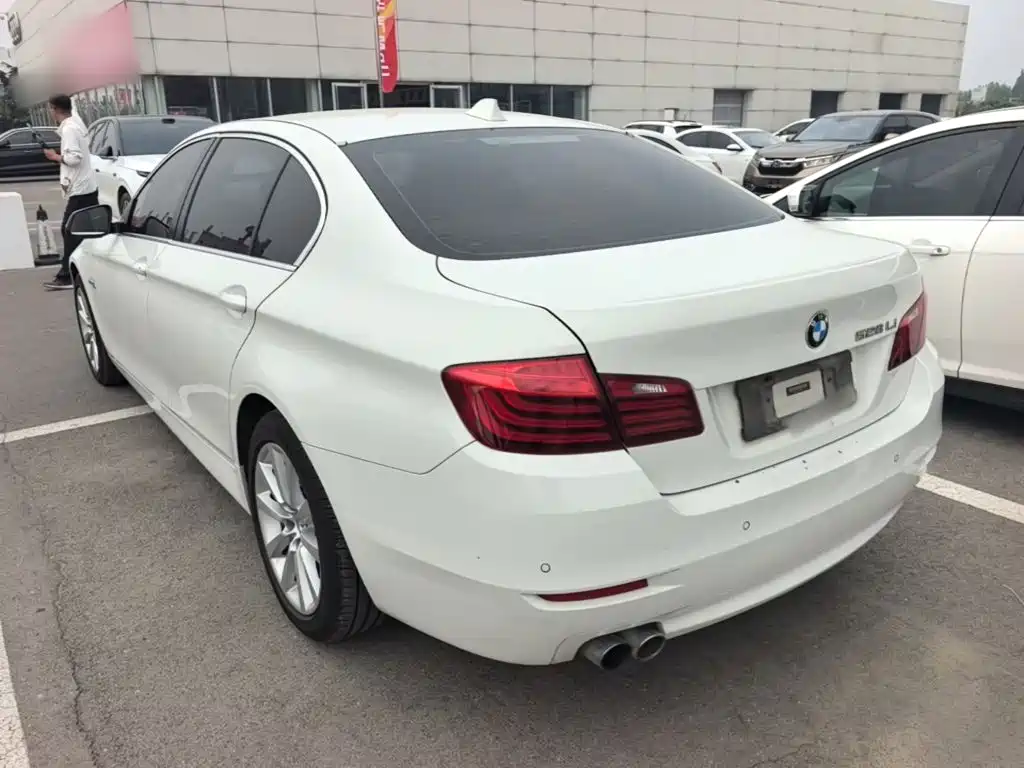 BMW 5 Series — миниатюра 5