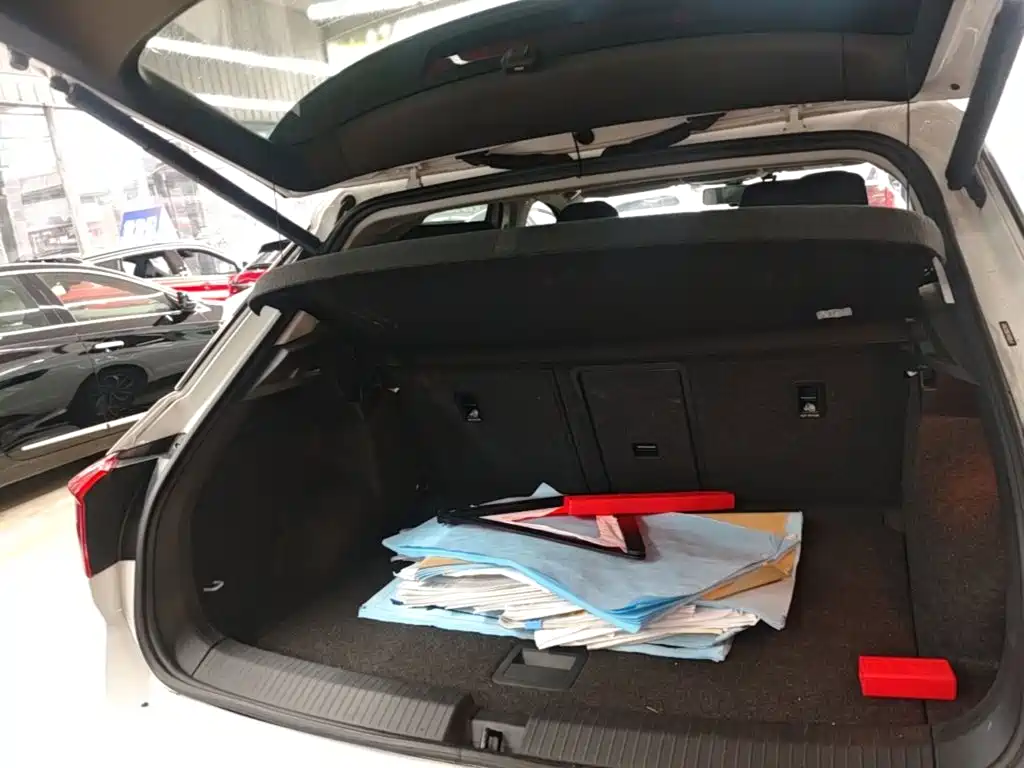 Volkswagen T-Roc — миниатюра 19