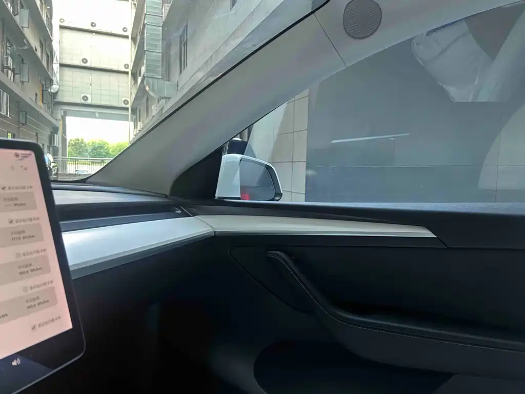 Tesla Model Y — фотографии объявления, Фото 14