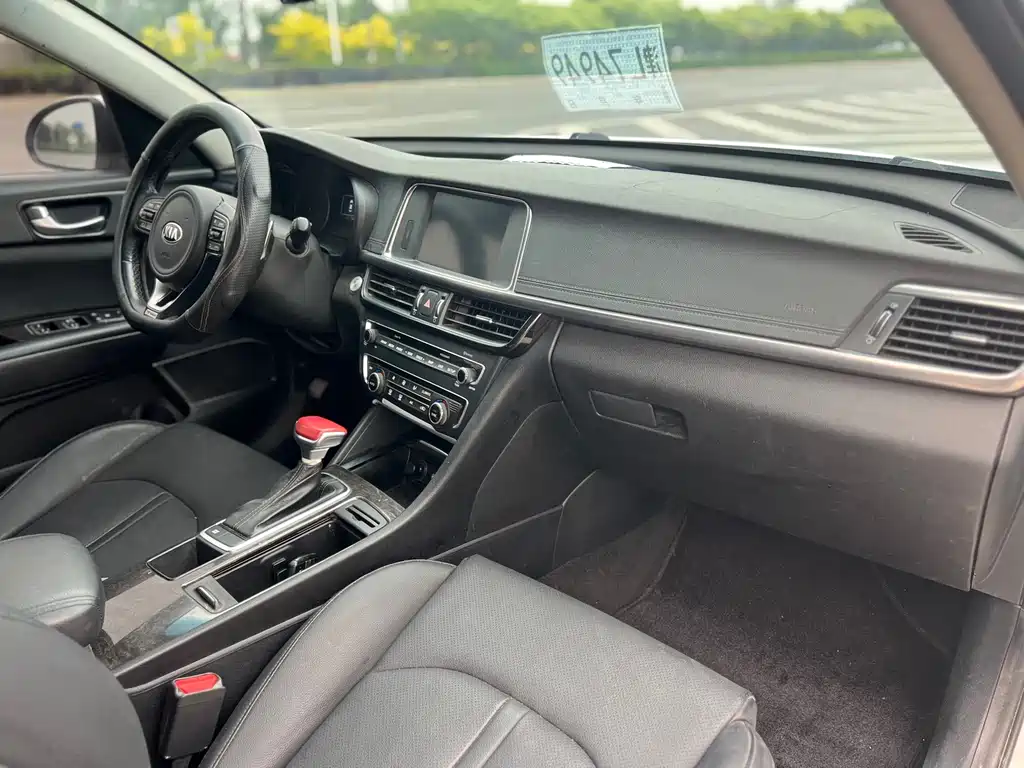 Kia K5 2016 1.6T AT LUX