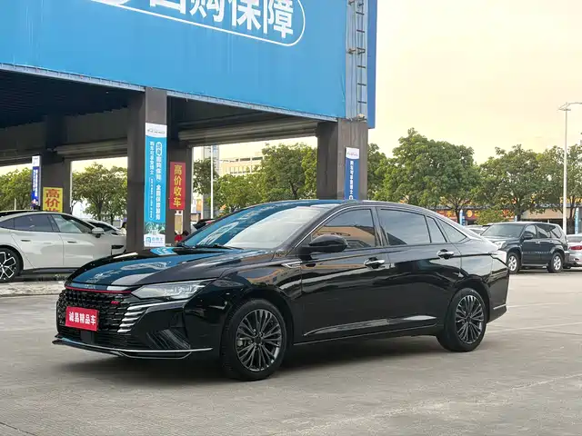 Dongfeng Aeolus Yixuan MAX