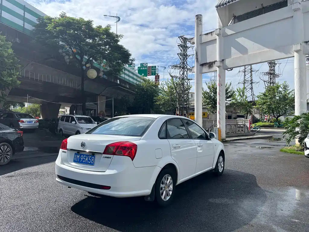Buick Excelle — миниатюра 5