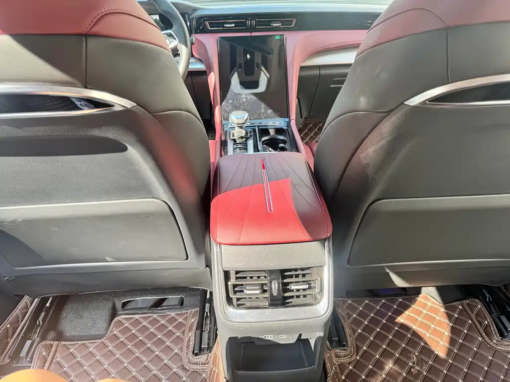 Hongqi Hongqi H5 — миниатюра 6