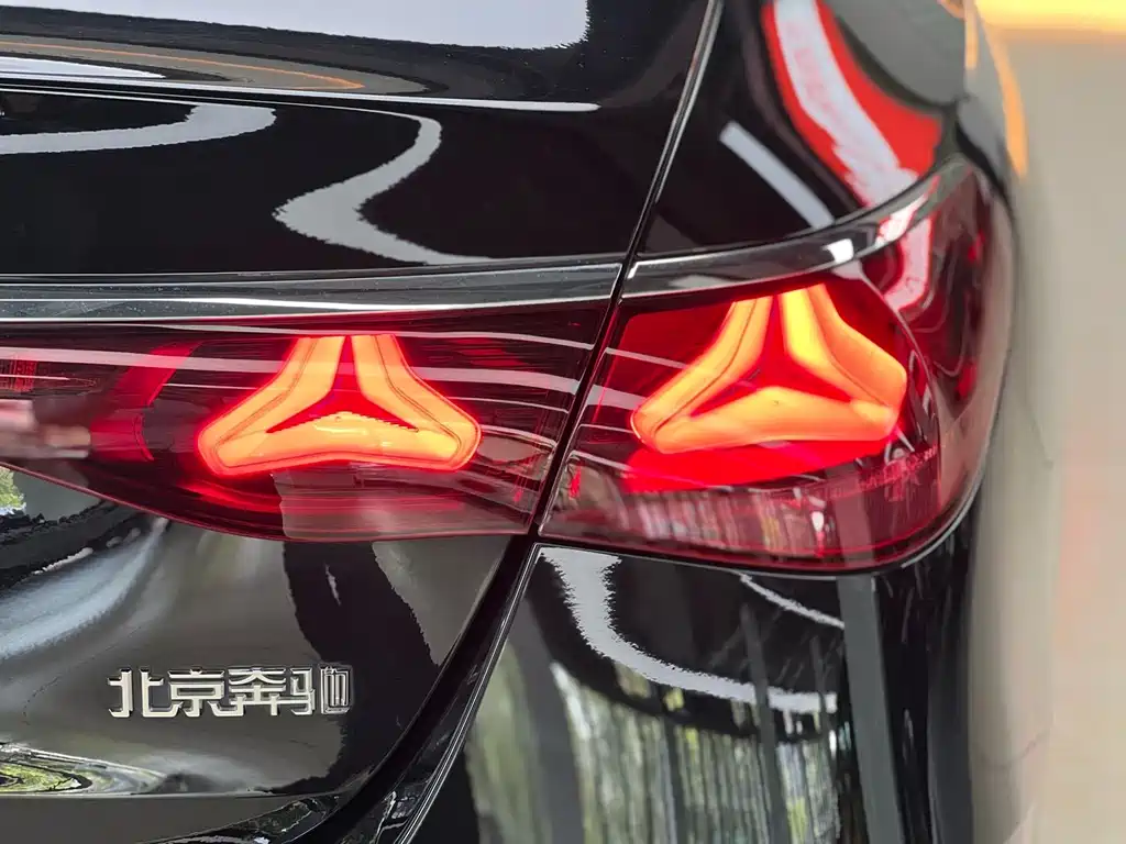 Mercedes-Benz E-Class — миниатюра 17