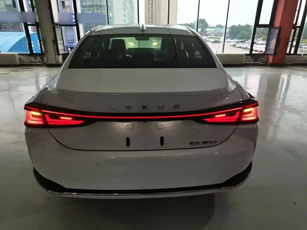 Lexus ES 2025 200 Premium