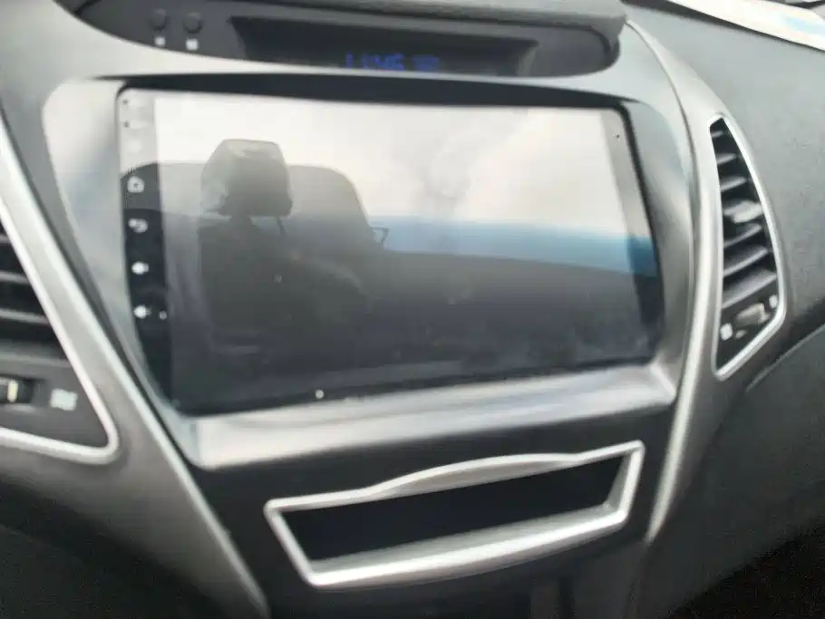 Hyundai Elantra Langdong — миниатюра 13