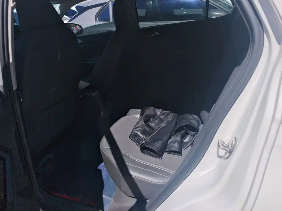 Volkswagen T-Cross — миниатюра 11