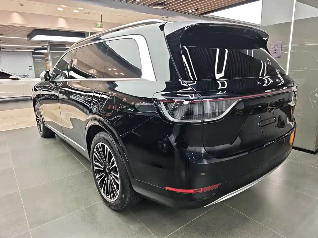 AITO ASK THE WORLD M9