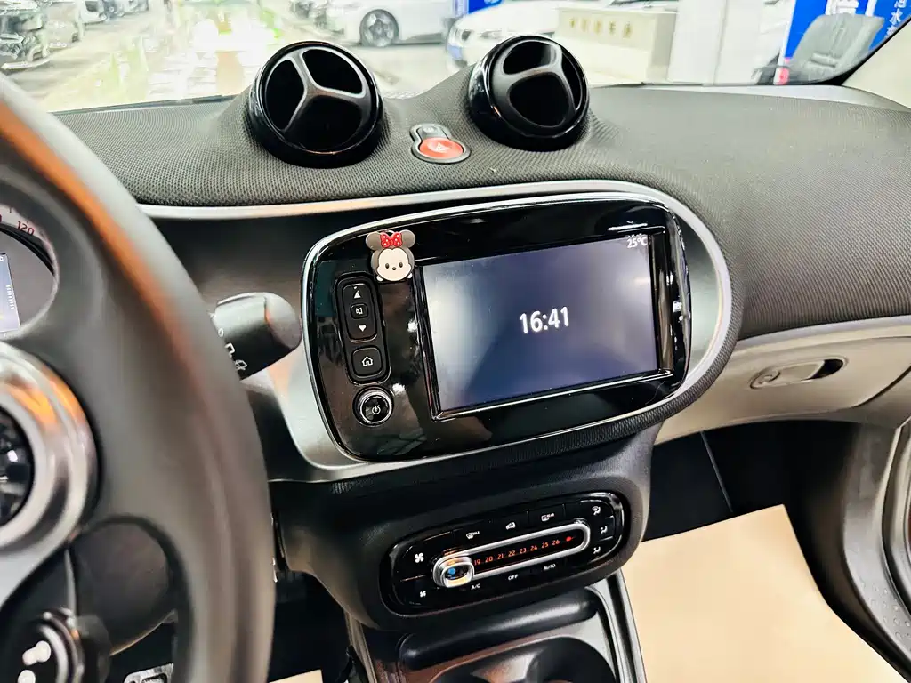 Smart fortwo 0.9T 66 kW Hardtop Pioneer Edition China V, фото 29