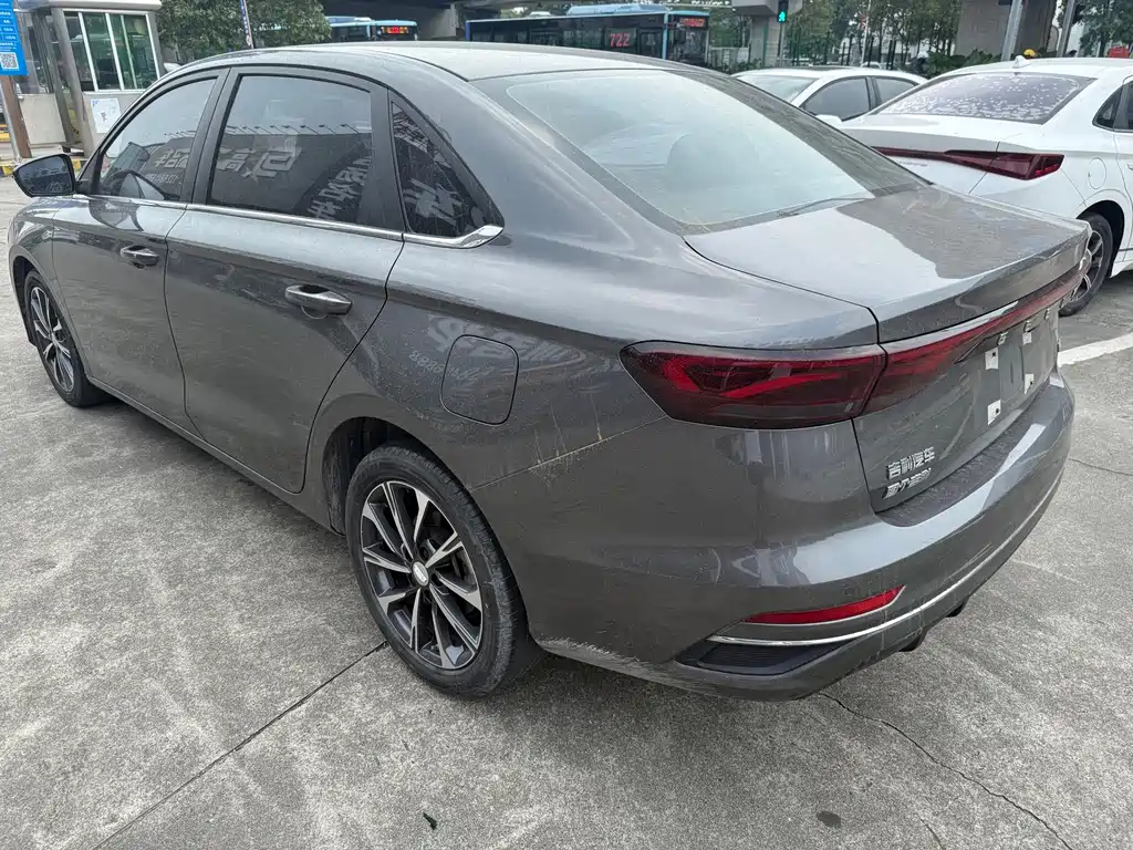 Geely Emgrand — миниатюра 16