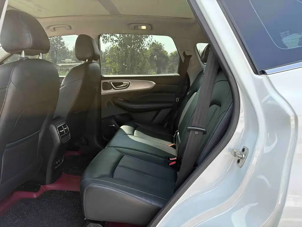 Roewe RX5 — миниатюра 5