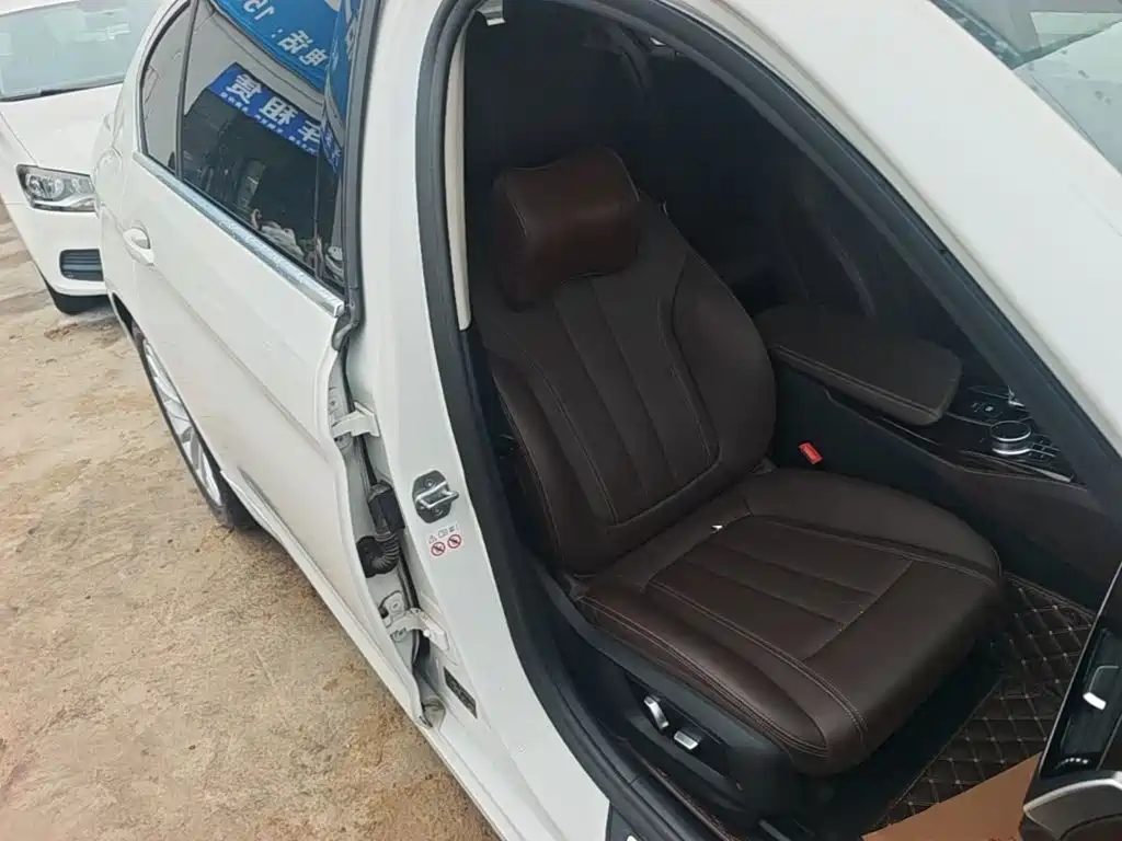 BMW 5 Series — миниатюра 25