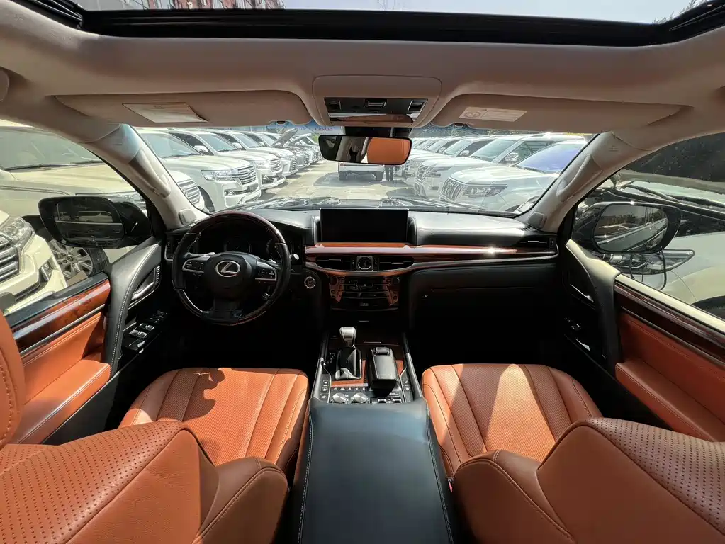 Lexus LX — миниатюра 5