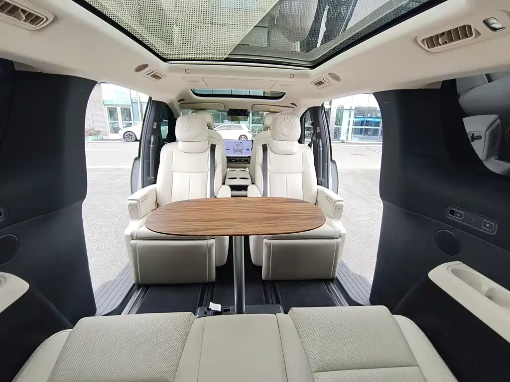 Li Auto Li MEGA — миниатюра 18