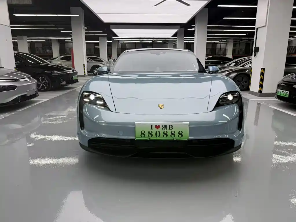 Porsche Taycan — миниатюра 2