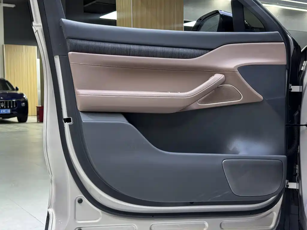 NIO ES8 2024 75kWh