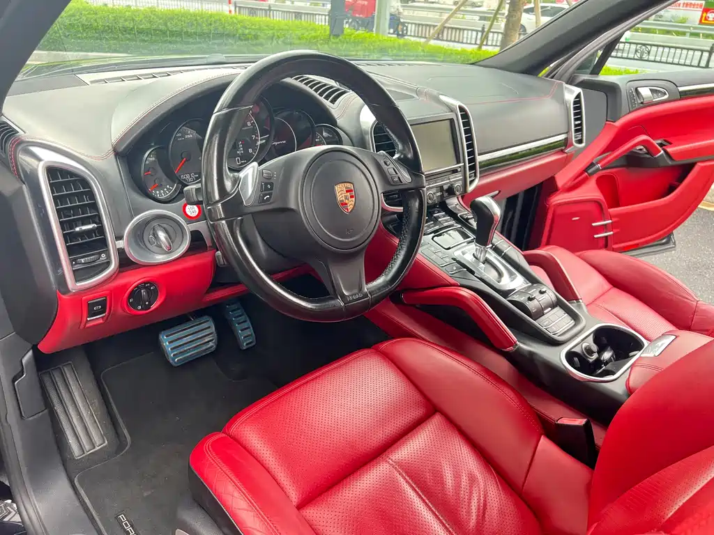Porsche Cayenne — миниатюра 17