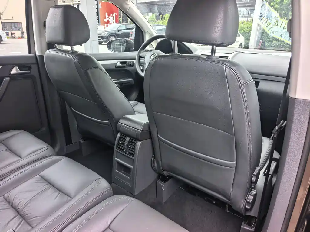 Volkswagen Touran — миниатюра 13
