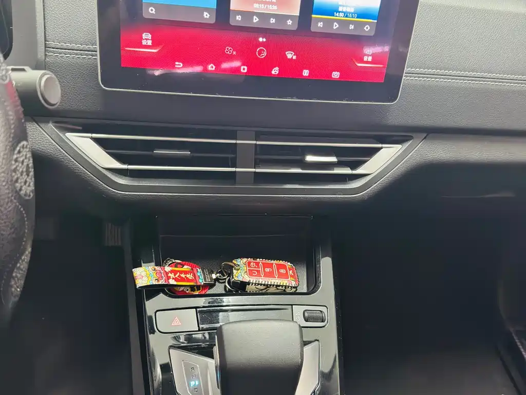 BYD Yuan EV — миниатюра 15