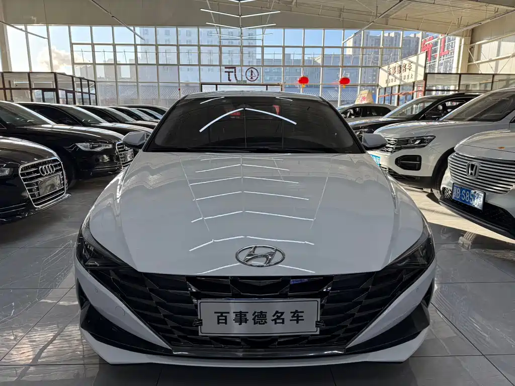 HYUNDAI ELANTRA