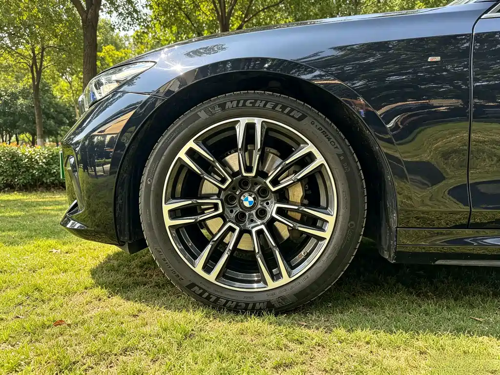 BMW 5 Series — миниатюра 14