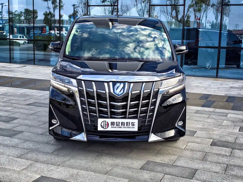Toyota Alphard — миниатюра 2