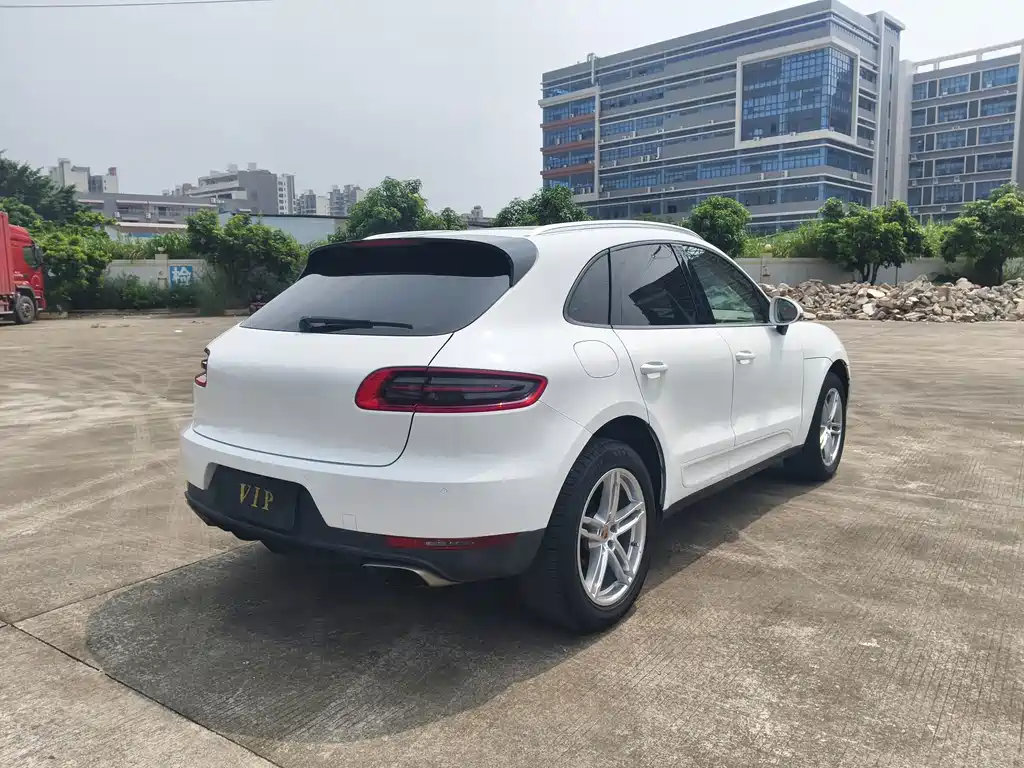 Porsche Macan — миниатюра 6