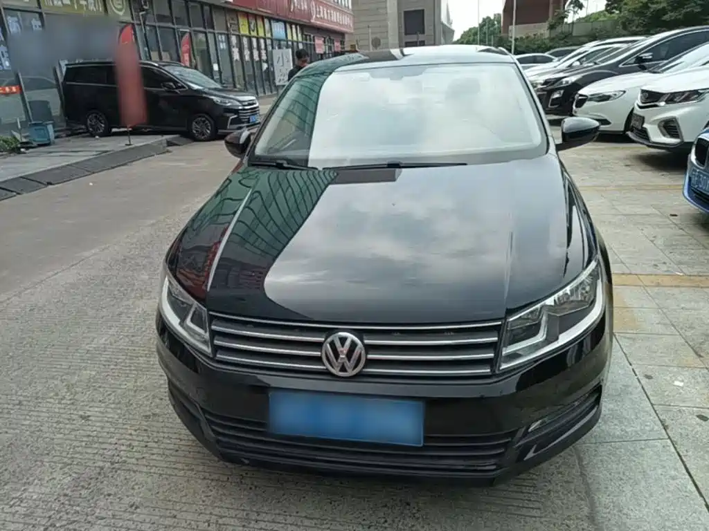 Volkswagen Santana — миниатюра 3